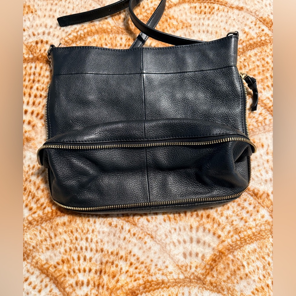 Tory Burch IVY Leather Expandable Crossbody/Shoulder Bag. - Picture 5 of 7